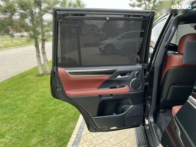 Лексус ЛХ, объемом двигателя 5.7 л и пробегом 27 тыс. км за 95000 $, фото 27 на Automoto.ua