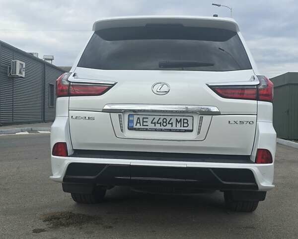 Лексус ЛХ, об'ємом двигуна 5.7 л та пробігом 190 тис. км за 61000 $, фото 9 на Automoto.ua