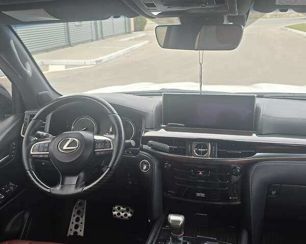 Лексус ЛХ, об'ємом двигуна 5.7 л та пробігом 190 тис. км за 61000 $, фото 16 на Automoto.ua