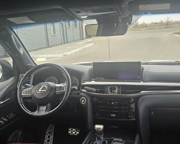 Лексус ЛХ, об'ємом двигуна 5.7 л та пробігом 190 тис. км за 61000 $, фото 15 на Automoto.ua