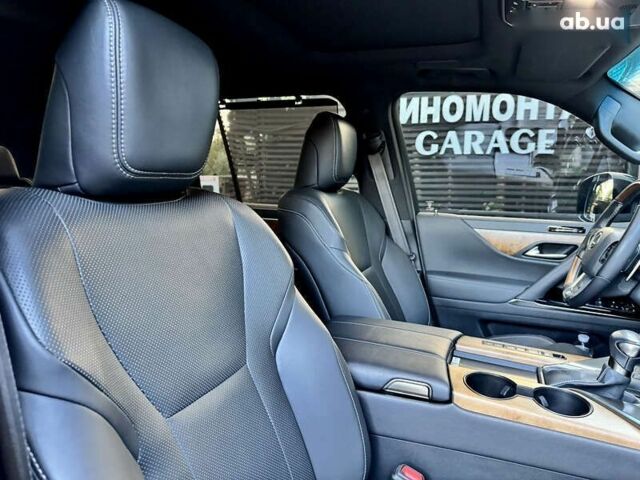 Лексус ЛХ, объемом двигателя 3.4 л и пробегом 45 тыс. км за 115900 $, фото 27 на Automoto.ua