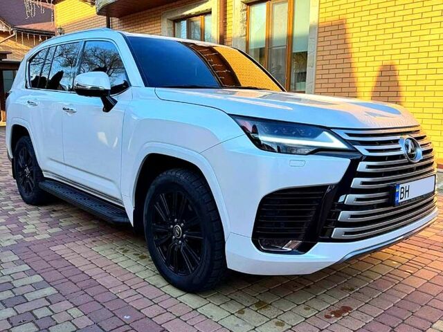 Лексус ЛХ, объемом двигателя 33 л и пробегом 7 тыс. км за 122800 $, фото 2 на Automoto.ua