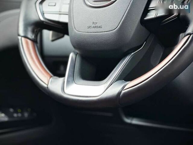 Лексус ЛХ, объемом двигателя 3.4 л и пробегом 30 тыс. км за 121000 $, фото 26 на Automoto.ua