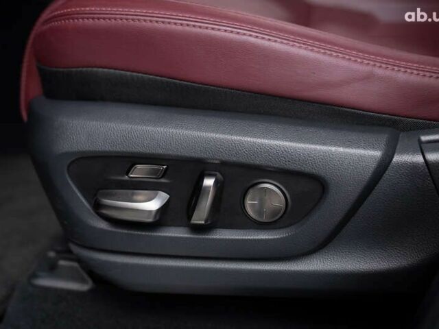 Лексус ЛХ, объемом двигателя 3.4 л и пробегом 70 тыс. км за 119000 $, фото 17 на Automoto.ua