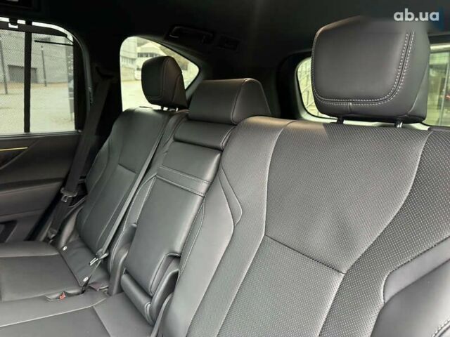 Лексус ЛХ, объемом двигателя 3.4 л и пробегом 47 тыс. км за 111111 $, фото 29 на Automoto.ua