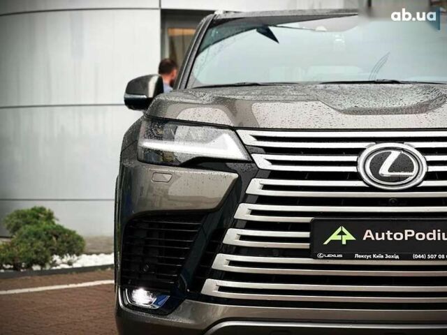 Лексус ЛХ, объемом двигателя 3.4 л и пробегом 30 тыс. км за 117500 $, фото 4 на Automoto.ua
