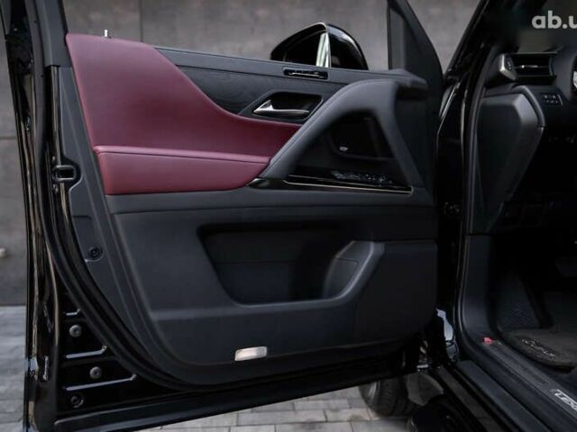 Лексус ЛХ, объемом двигателя 3.4 л и пробегом 70 тыс. км за 119000 $, фото 15 на Automoto.ua