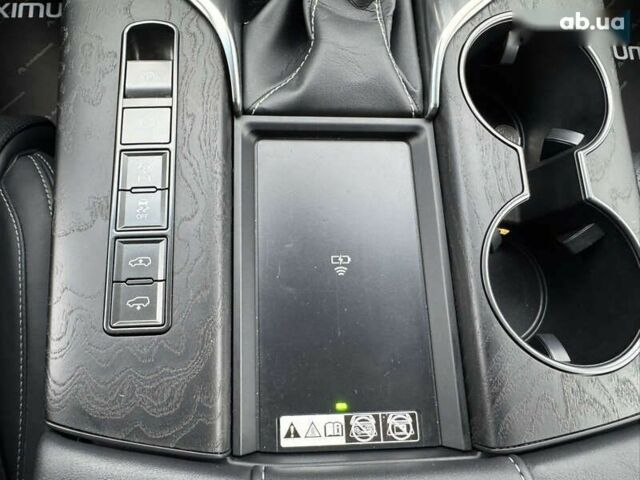 Лексус ЛХ, объемом двигателя 3.4 л и пробегом 47 тыс. км за 111111 $, фото 21 на Automoto.ua