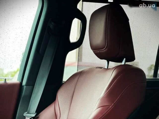 Лексус ЛХ, объемом двигателя 3.4 л и пробегом 30 тыс. км за 121000 $, фото 19 на Automoto.ua