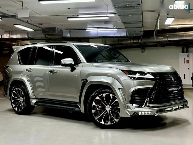 Лексус ЛХ, объемом двигателя 3.5 л и пробегом 95 тыс. км за 128000 $, фото 2 на Automoto.ua