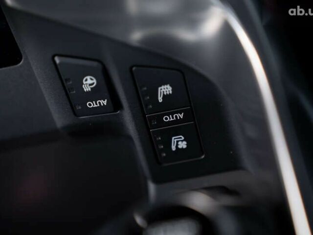 Лексус ЛХ, объемом двигателя 3.4 л и пробегом 70 тыс. км за 119000 $, фото 22 на Automoto.ua