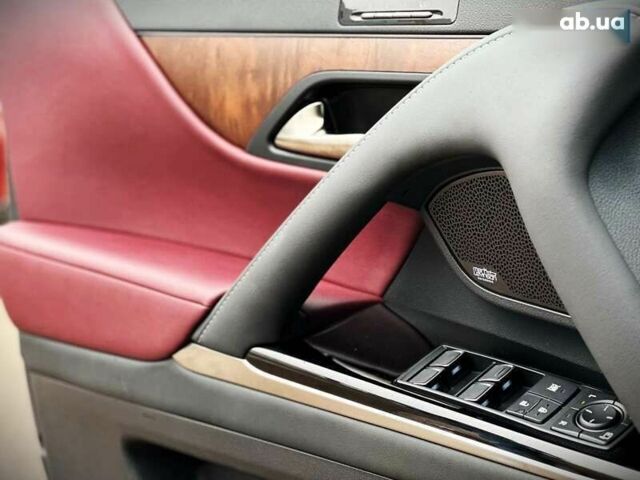 Лексус ЛХ, объемом двигателя 3.4 л и пробегом 30 тыс. км за 121000 $, фото 16 на Automoto.ua