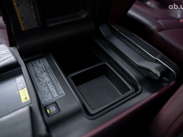 Лексус ЛХ, объемом двигателя 3.4 л и пробегом 70 тыс. км за 119000 $, фото 27 на Automoto.ua