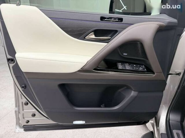 Лексус ЛХ, объемом двигателя 3.4 л и пробегом 9 тыс. км за 125990 $, фото 17 на Automoto.ua