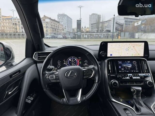 Лексус ЛХ, объемом двигателя 3.4 л и пробегом 47 тыс. км за 111111 $, фото 23 на Automoto.ua