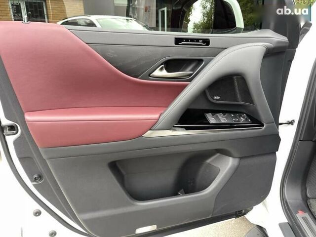 Лексус ЛХ, об'ємом двигуна 3.4 л та пробігом 40 тис. км за 119999 $, фото 12 на Automoto.ua