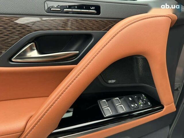 Лексус ЛХ, об'ємом двигуна 3.5 л та пробігом 88 тис. км за 124999 $, фото 6 на Automoto.ua