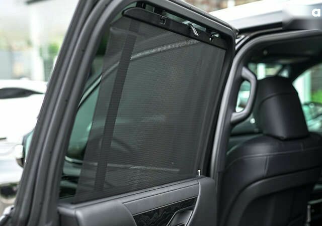 Лексус ЛХ, объемом двигателя 3.4 л и пробегом 42 тыс. км за 117018 $, фото 18 на Automoto.ua