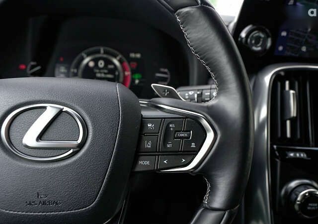 Лексус ЛХ, объемом двигателя 3.4 л и пробегом 42 тыс. км за 117018 $, фото 23 на Automoto.ua