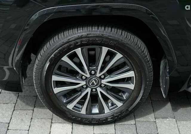 Лексус ЛХ, объемом двигателя 3.4 л и пробегом 42 тыс. км за 117018 $, фото 11 на Automoto.ua