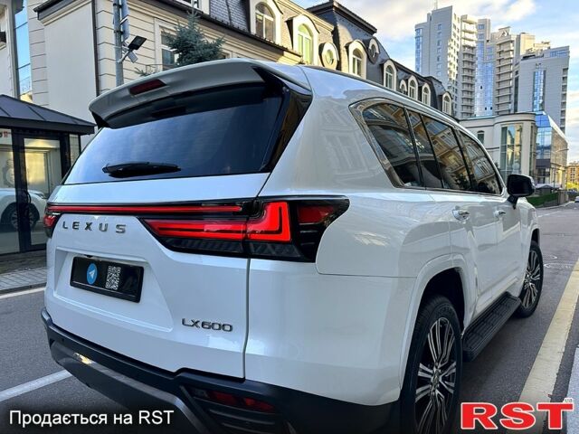 Лексус ЛХ, объемом двигателя 3.5 л и пробегом 19 тыс. км за 124900 $, фото 4 на Automoto.ua
