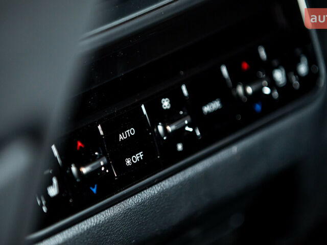 Лексус ЛХ, объемом двигателя 3.35 л и пробегом 0 тыс. км за 134840 $, фото 16 на Automoto.ua