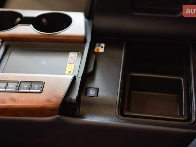 Лексус ЛХ, объемом двигателя 3.35 л и пробегом 0 тыс. км за 135387 $, фото 13 на Automoto.ua