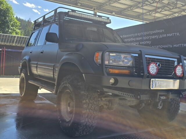 Сірий Лексус ЛХ, об'ємом двигуна 4 л та пробігом 70 тис. км за 21000 $, фото 2 на Automoto.ua