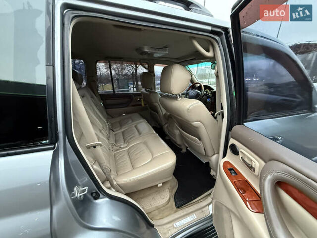 Серый Лексус ЛХ, объемом двигателя 4.67 л и пробегом 250 тыс. км за 12900 $, фото 13 на Automoto.ua