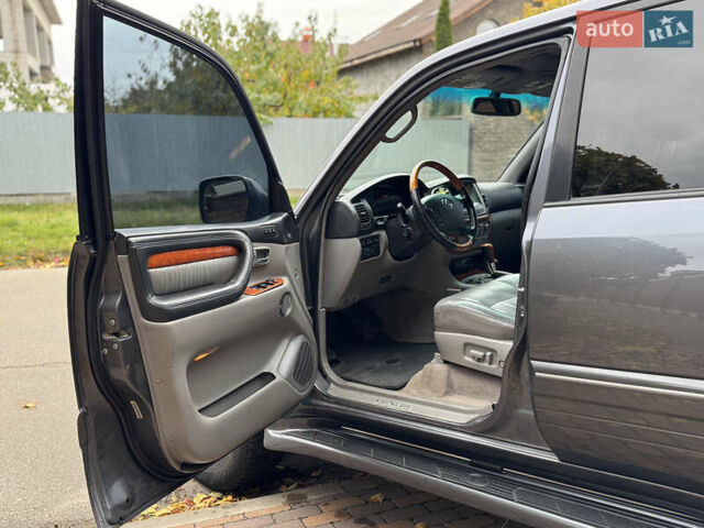 Сірий Лексус ЛХ, об'ємом двигуна 4.66 л та пробігом 220 тис. км за 11000 $, фото 21 на Automoto.ua