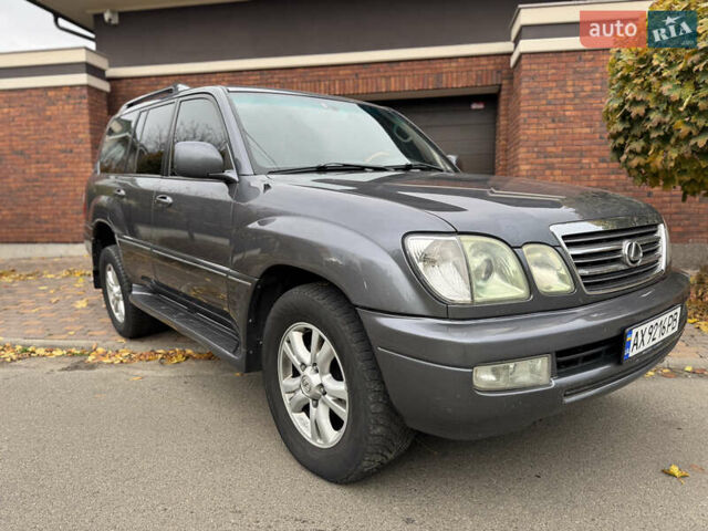 Сірий Лексус ЛХ, об'ємом двигуна 4.66 л та пробігом 220 тис. км за 11000 $, фото 1 на Automoto.ua