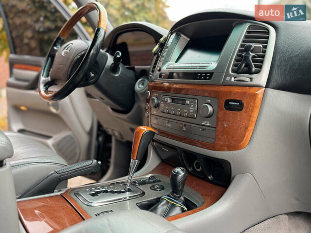 Сірий Лексус ЛХ, об'ємом двигуна 4.66 л та пробігом 220 тис. км за 11000 $, фото 29 на Automoto.ua