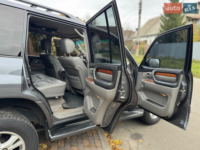 Сірий Лексус ЛХ, об'ємом двигуна 4.66 л та пробігом 220 тис. км за 11000 $, фото 32 на Automoto.ua