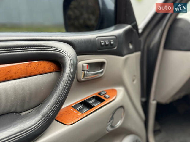 Сірий Лексус ЛХ, об'ємом двигуна 4.66 л та пробігом 220 тис. км за 11000 $, фото 24 на Automoto.ua