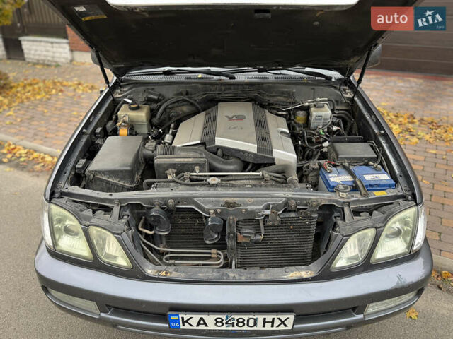 Сірий Лексус ЛХ, об'ємом двигуна 4.66 л та пробігом 220 тис. км за 11000 $, фото 40 на Automoto.ua