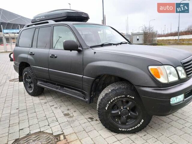 Лексус ЛХ 2005 в Львове на Automoto.ua Серый Лексус ЛХ, объемом двигателя 4.66 л и пробегом 445 тыс. км за 19900 $, фото 18 на Automoto.ua