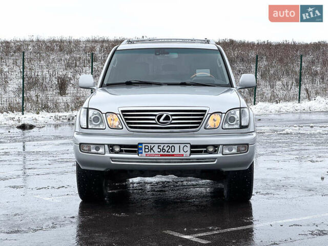 Сірий Лексус ЛХ, об'ємом двигуна 4.7 л та пробігом 219 тис. км за 20501 $, фото 2 на Automoto.ua