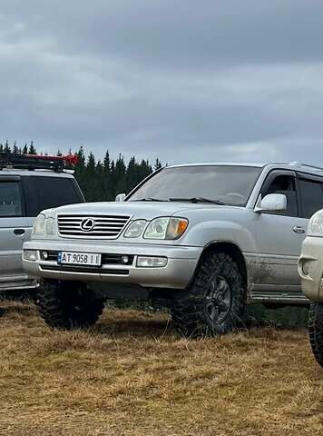 Серый Лексус ЛХ, объемом двигателя 4.7 л и пробегом 250 тыс. км за 17000 $, фото 4 на Automoto.ua