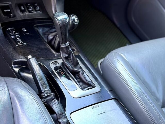 Серый Лексус ЛХ, объемом двигателя 4.7 л и пробегом 217 тыс. км за 14200 $, фото 12 на Automoto.ua