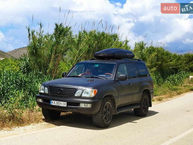 Лексус ЛХ 2005 в Львове на Automoto.ua Серый Лексус ЛХ, объемом двигателя 4.66 л и пробегом 445 тыс. км за 19900 $, фото 47 на Automoto.ua