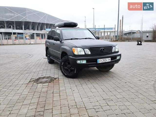 Лексус ЛХ 2005 в Львове на Automoto.ua Серый Лексус ЛХ, объемом двигателя 4.66 л и пробегом 445 тыс. км за 19900 $, фото 5 на Automoto.ua