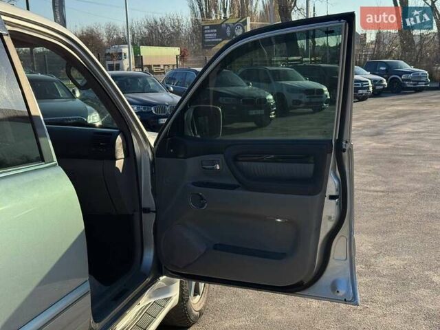 Сірий Лексус ЛХ, об'ємом двигуна 4.66 л та пробігом 227 тис. км за 15200 $, фото 42 на Automoto.ua