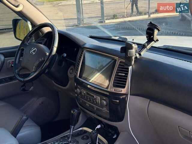 Сірий Лексус ЛХ, об'ємом двигуна 4.66 л та пробігом 227 тис. км за 15200 $, фото 36 на Automoto.ua