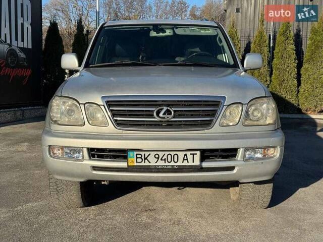 Сірий Лексус ЛХ, об'ємом двигуна 4.66 л та пробігом 227 тис. км за 15200 $, фото 3 на Automoto.ua