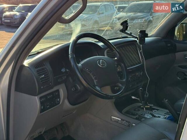 Сірий Лексус ЛХ, об'ємом двигуна 4.66 л та пробігом 227 тис. км за 15200 $, фото 23 на Automoto.ua