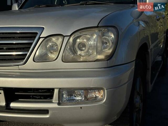 Сірий Лексус ЛХ, об'ємом двигуна 4.66 л та пробігом 227 тис. км за 15200 $, фото 14 на Automoto.ua