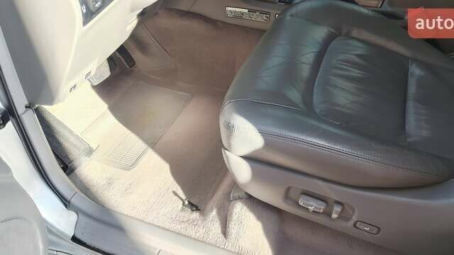 Серый Лексус ЛХ, объемом двигателя 4.67 л и пробегом 258 тыс. км за 19000 $, фото 33 на Automoto.ua