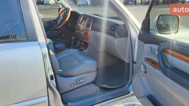 Серый Лексус ЛХ, объемом двигателя 4.67 л и пробегом 258 тыс. км за 19000 $, фото 44 на Automoto.ua