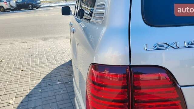 Серый Лексус ЛХ, объемом двигателя 4.67 л и пробегом 258 тыс. км за 19000 $, фото 5 на Automoto.ua