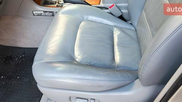 Серый Лексус ЛХ, объемом двигателя 4.67 л и пробегом 258 тыс. км за 19000 $, фото 24 на Automoto.ua